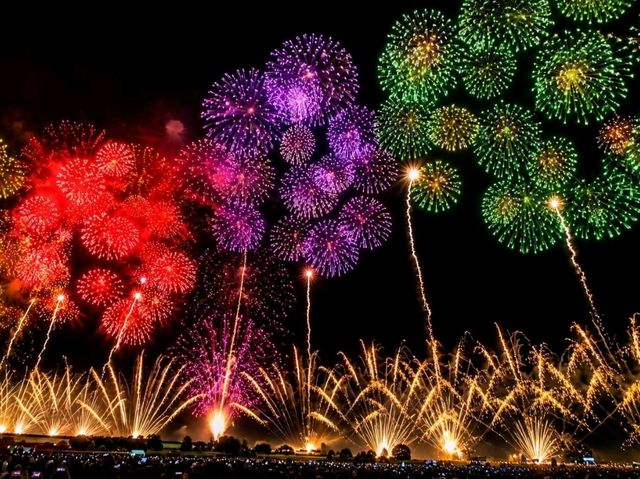 【日本新潟】長岡花火大會攻略:門票抽選、最佳觀賞席與散場避人群全解密
