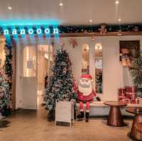 Dating with Santa at the café!