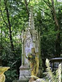 Highgate Cemetery - London  