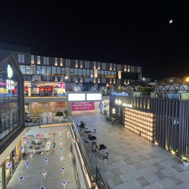 夜晚逛逛深圳後浪新天地