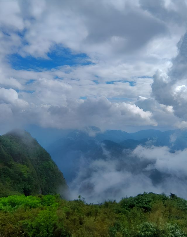 桂林貓兒山｜華南之巔~雲霧繚繞之峰