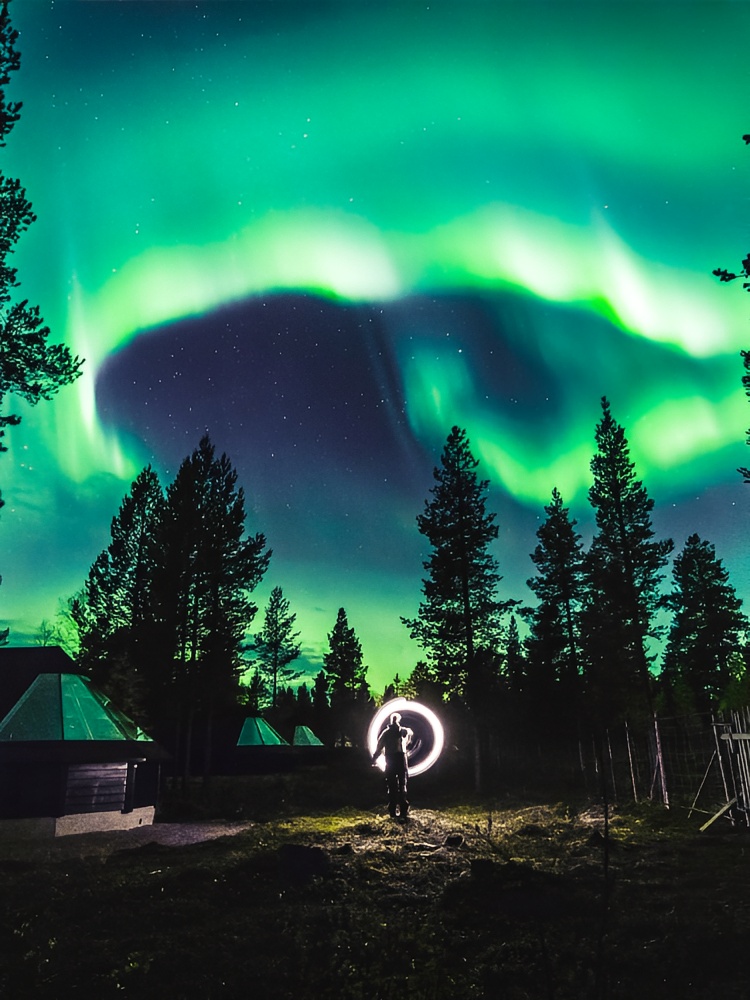 Finland Travel | Staying in a glass house with my sisters to look for the Aurora and Santa Claus