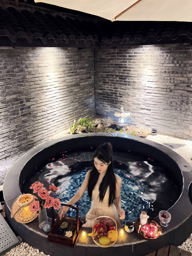 別問了！在成都！想一直住下去的私湯民宿…