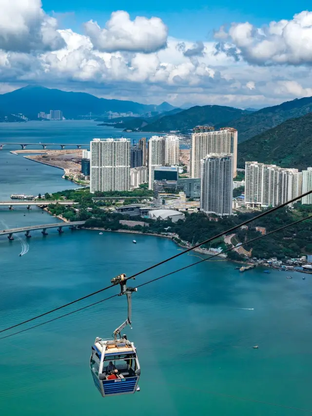 Life advice, always come to Hong Kong to take a panoramic cable car ride at least once