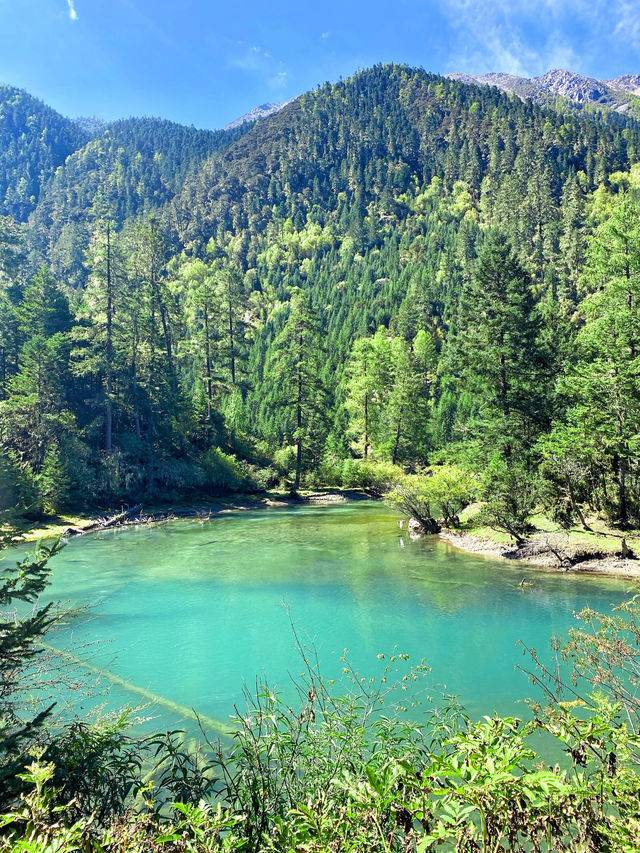 川西的月亮湖，堪稱國內浪漫露營天花板