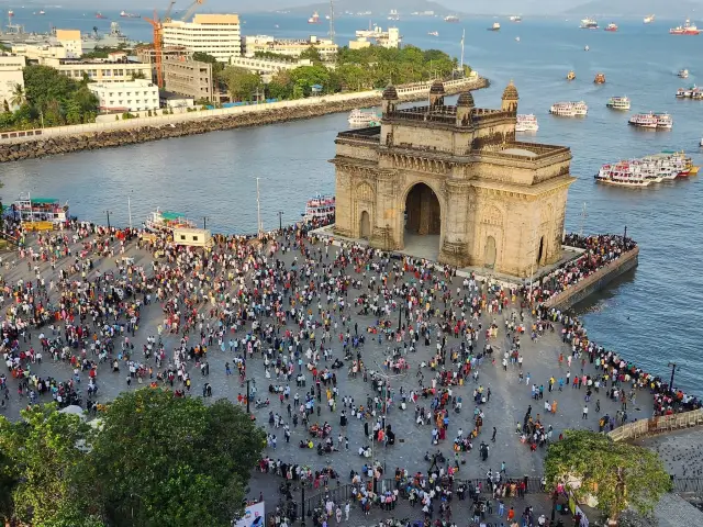 Checking in Mumbai | Marine Drive | Gateway of India