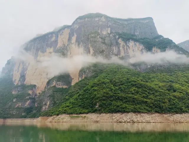 The eight hundred li of the Qingjiang River are as picturesque as a painting