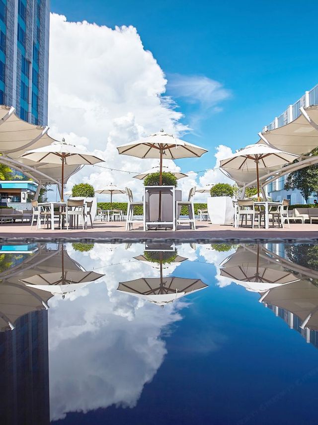 🌟 Manila's Hidden Gem: Crimson Hotel Delights 🌟