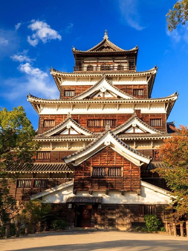 🌟 Hiroshima's Haven: Sheraton Grand's Chic Comforts 🌟