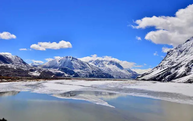 Pearl on the Sichuan-Tibet Line--Ranwu Lake.