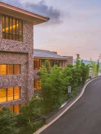 🏰 Kunming's Castle Retreat: Luxury & Nature Unite 🌿