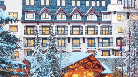 🏔️ Vail's Luxe Hideaway: เปิดตัว The Hythe 🌟 — traveler post in เวล