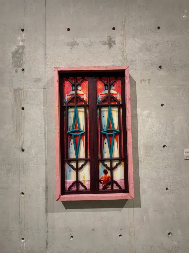 逛展《重瞳》。