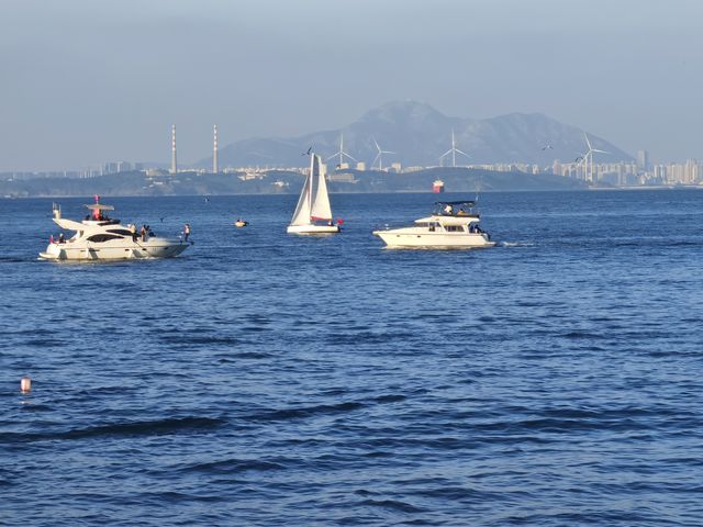 大連東港碼頭：玩海上運動和看海邊夕陽。