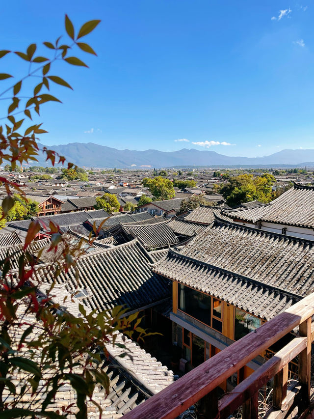 麗江古城當然要住有風的地方～。