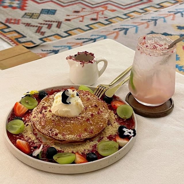 A very beautiful cafe