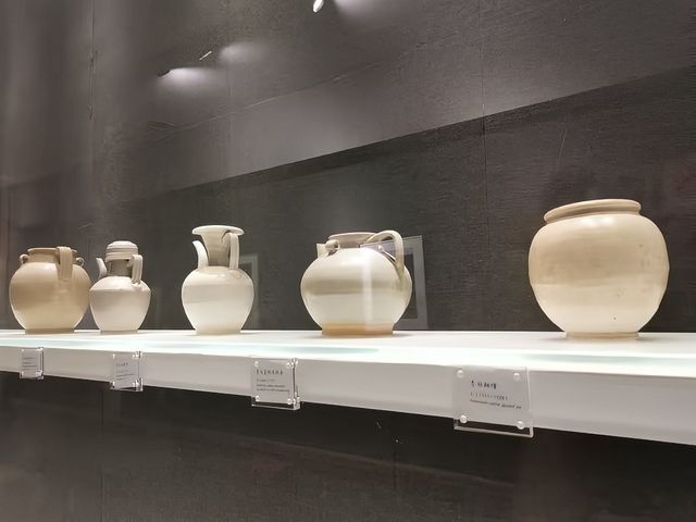 武漢街頭的老門茶器博物館