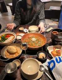 同閨蜜嘅治癒日常：食買食買