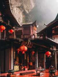 位於福州的東南懸空寺，承載着千年歷史滄桑