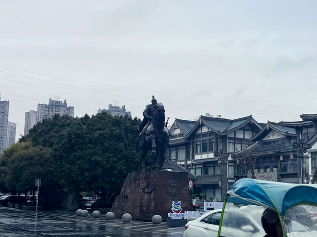 重慶市九龍坡區著名景點：巴國城，適合拍照打卡親子遊戲、週末閒暇度假地！