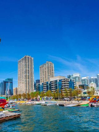 7-Day In-Depth Canadian Adventure: Experience the Classics with No Regrets