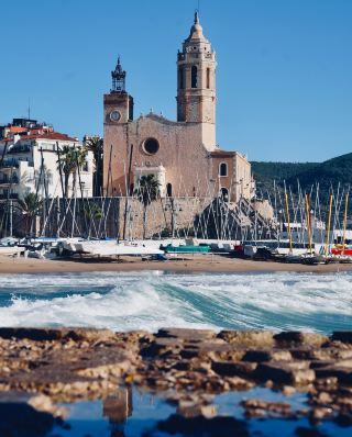 "Sitges": Discover the Most Beautiful Mediterranean Back Garden