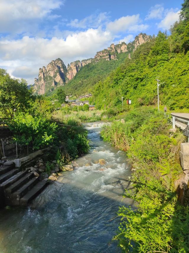 張家界神仙民宿 住進峰林裡的治癒小世界