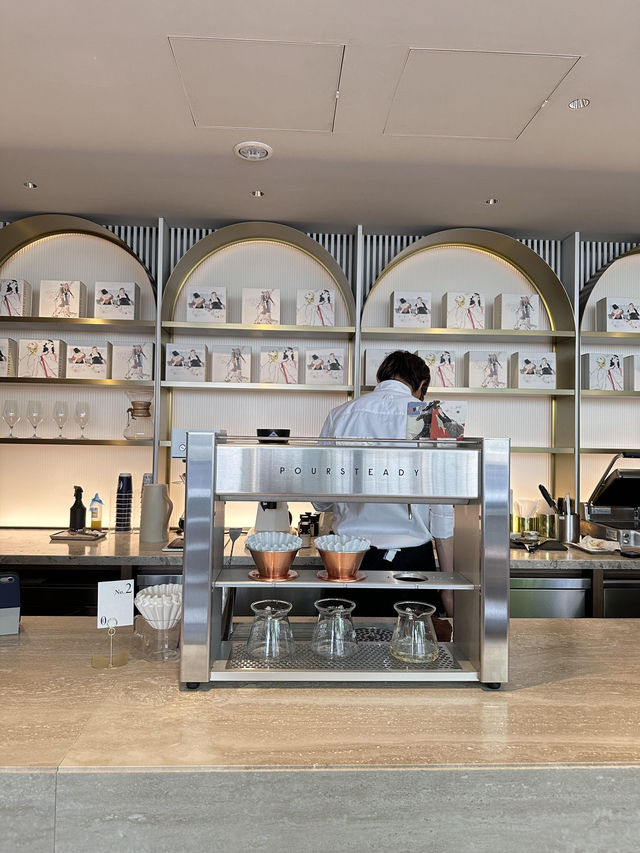 🇯🇵東京表參道必打卡｜走進巴黎時尚雜誌的咖啡館☕️L’OFFICIEL COFFEE