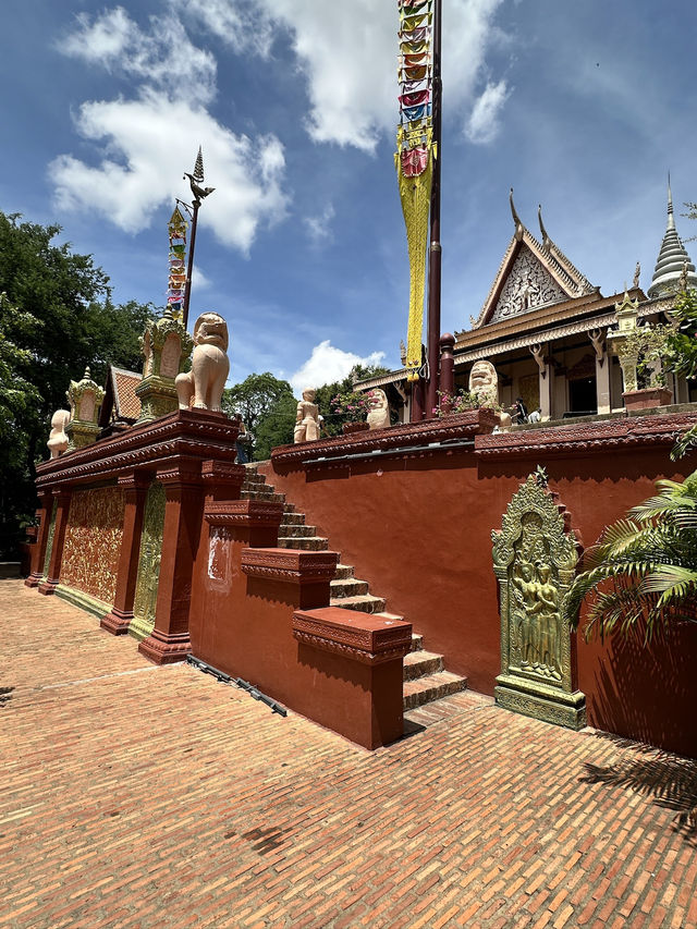 Cambodia’s Haunting History Combined With Modern Charm, Phnom Penh Is An Underrated Haven!