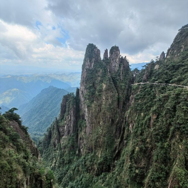 莽山五指峰｜被遺忘的秘境！ 誰說湖南只有張家界？莽山五指峰是隱世仙境！藏在郴州深山裡的絕美風光
