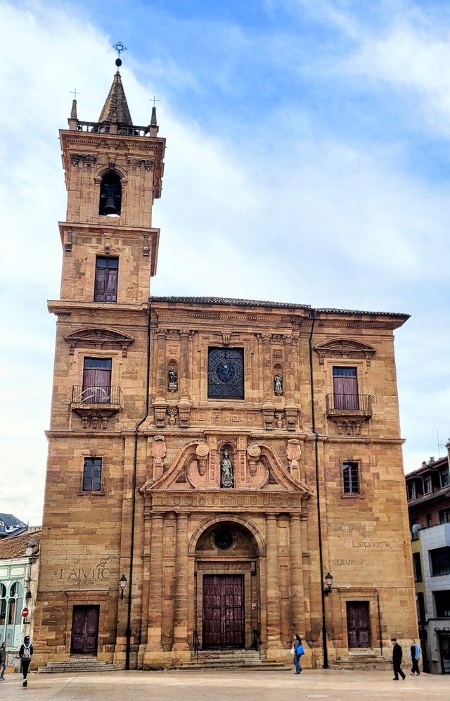阿斯圖里亞斯的心跳：從 Cangas de Onís 到 Oviedo