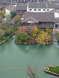 古鎮晨寐，塔上獨醒！