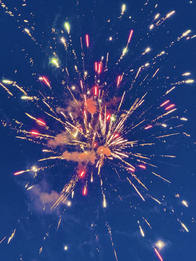 漠河冬日限定｜雪地煙花大片Get人生照片