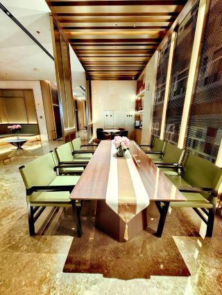 ฟู่ซิน หลี่เฟิง, เข้าพักและสูดอากาศแห่ง “ป่า” 