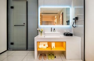 A whimsical childhood awaits on foot! Enjoy heartwarming moments and thoughtful service.