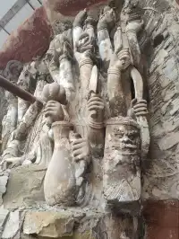 居民樓下的唐代千手觀音