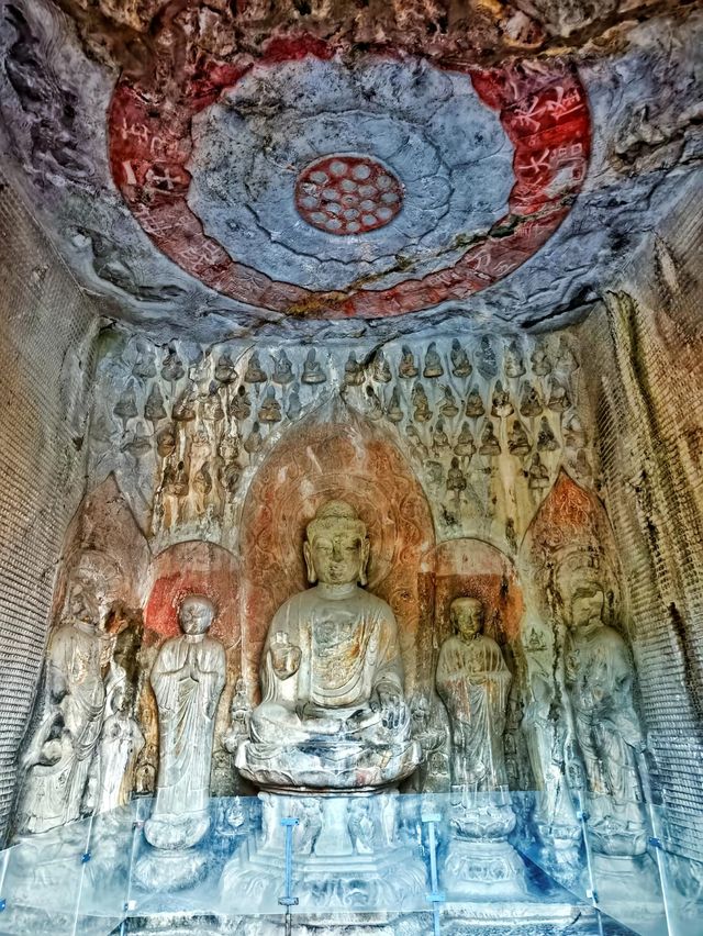 觸摸千年石刻的溫度 觸摸千年石刻的溫度