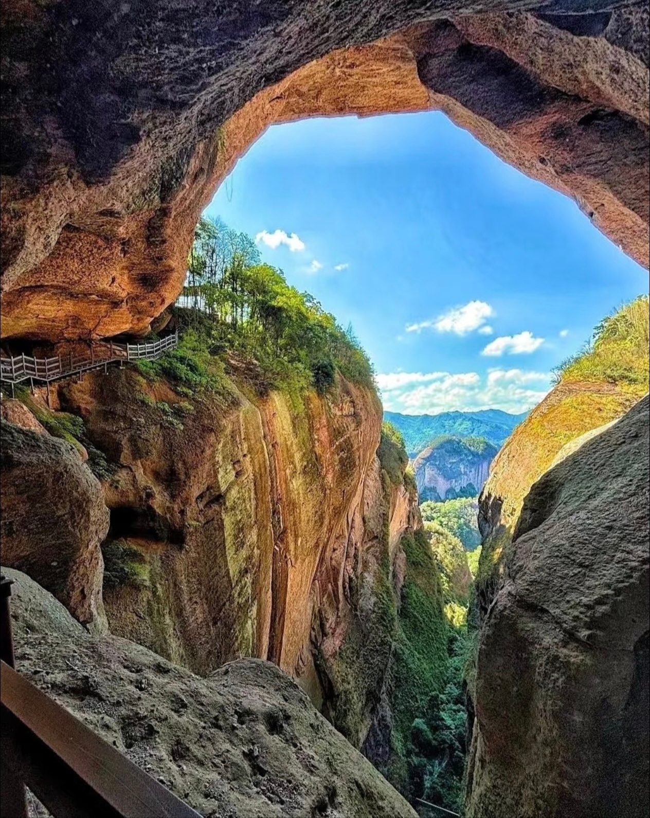 Hunan recommends a lesser-known but stunning 5A-level scenic area, absolutely