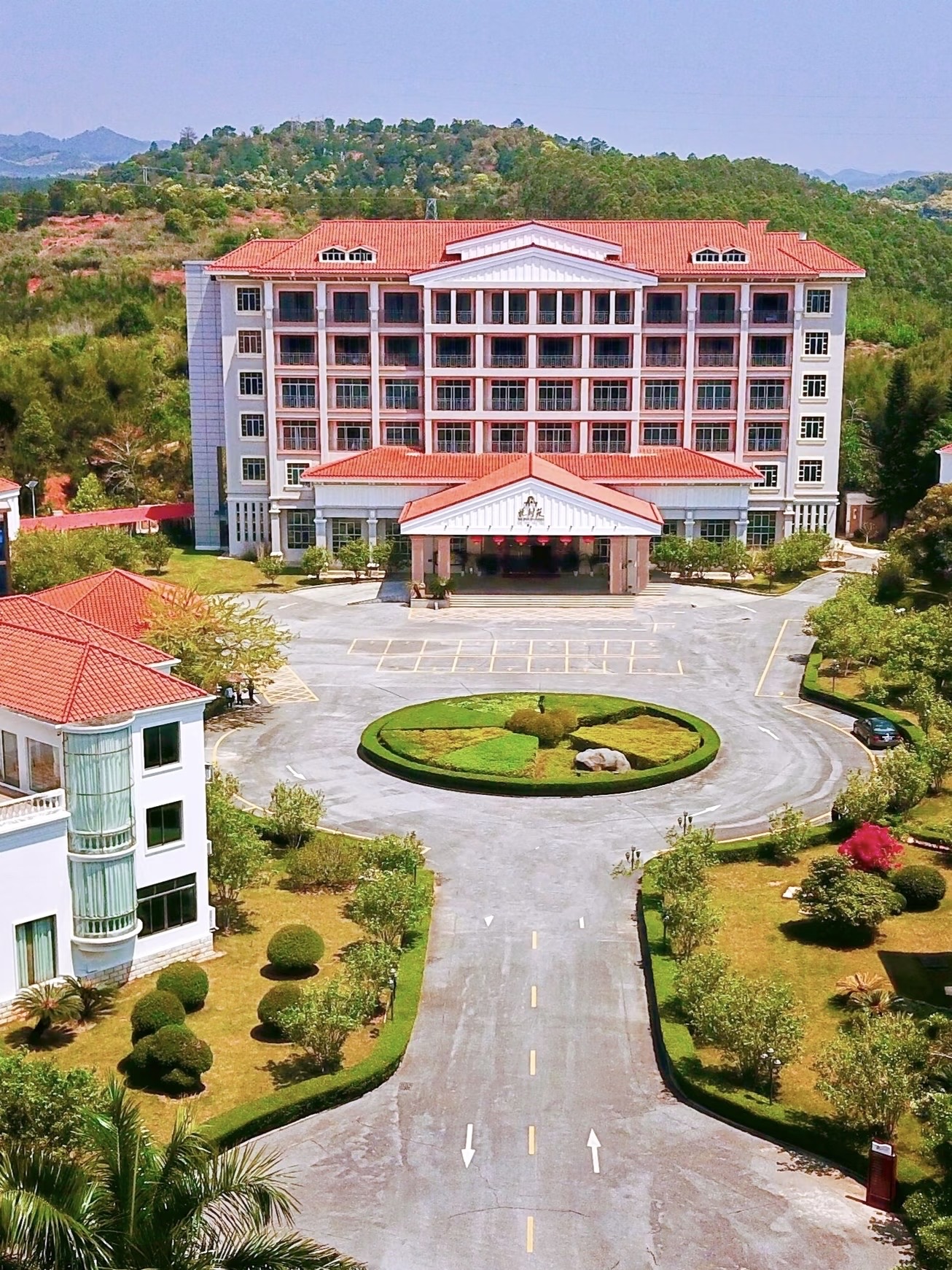 Fengkai Yuefengyuan | A hidden gem of a resort hotel in a scenic paradise, waiting for you!