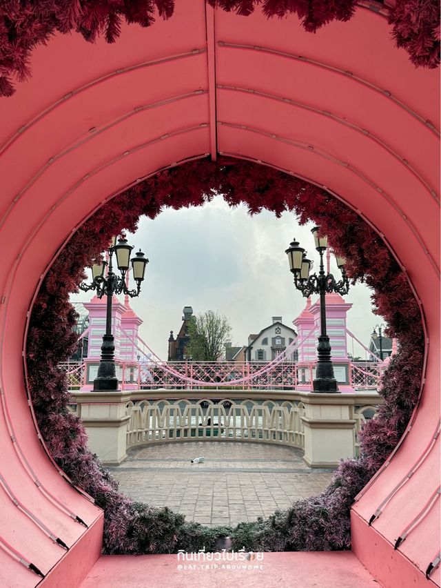 ถ่ายรูปธีมสีชมพูสุดคิวท์ที่ Chocolate Ville💕