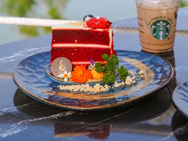 Hilltop By Sinae Phuke คาเฟ่สุดชิว วิวทะเล