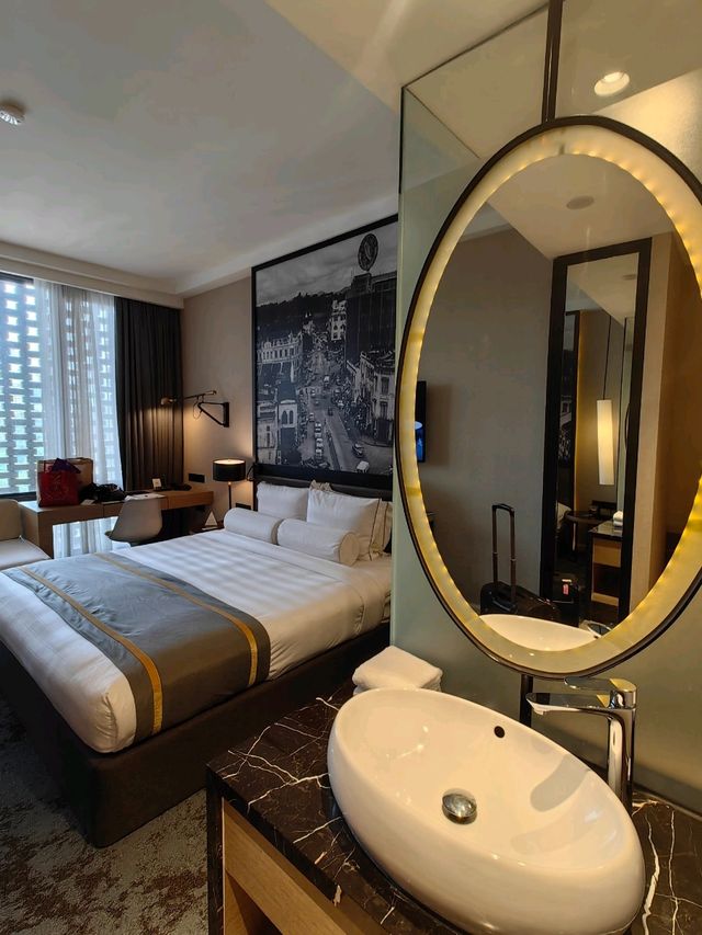 Hotel with Outstanding Rooftop view 