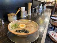 福岡・天神。昭和28年創業。老舗久留米ラーメンの味を福岡市内で味わえる『大砲ラーメン 天神今泉店』 