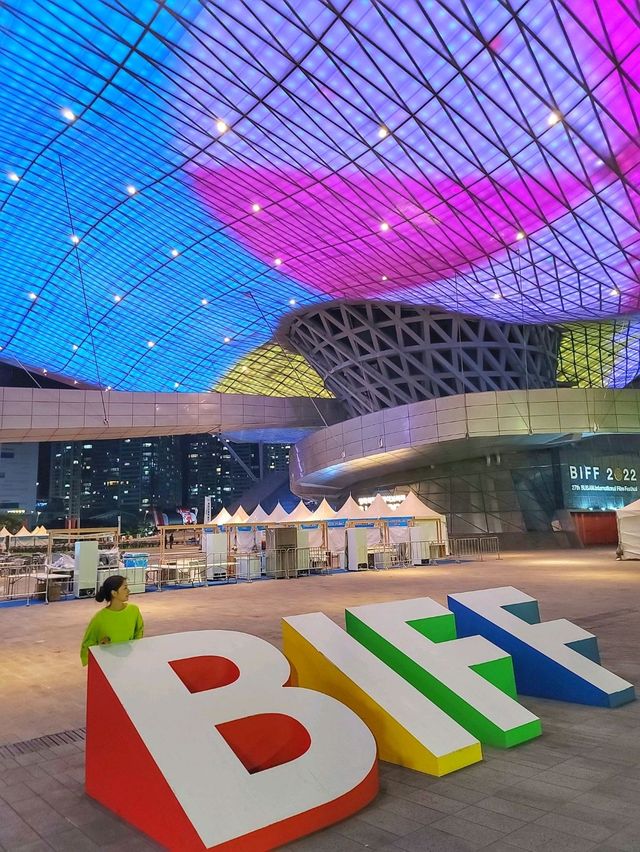 맥주 축제가 열리는 부산 야경맛집 영화의전당✨️🌈