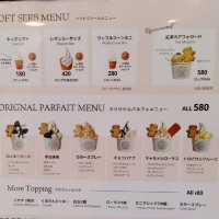かわいい大阪茨木の商店街グルメ！紅茶とソフトクリーム専門店