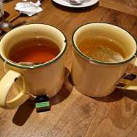 Unusual lounge experience - Amara Singapore