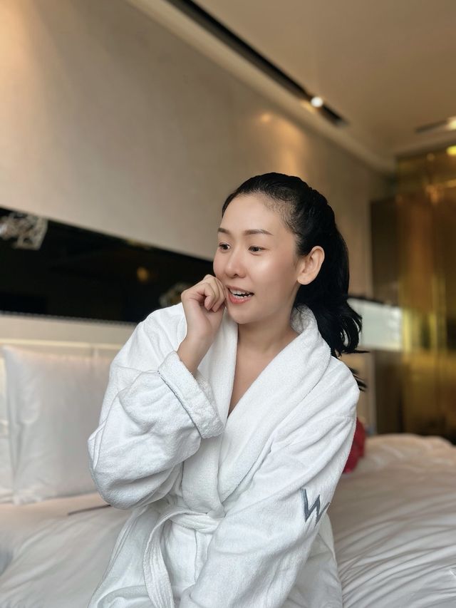 ลองเปลี่ยนวันหยุดที่น่าเบื่อมานอนที่ W Bangkok