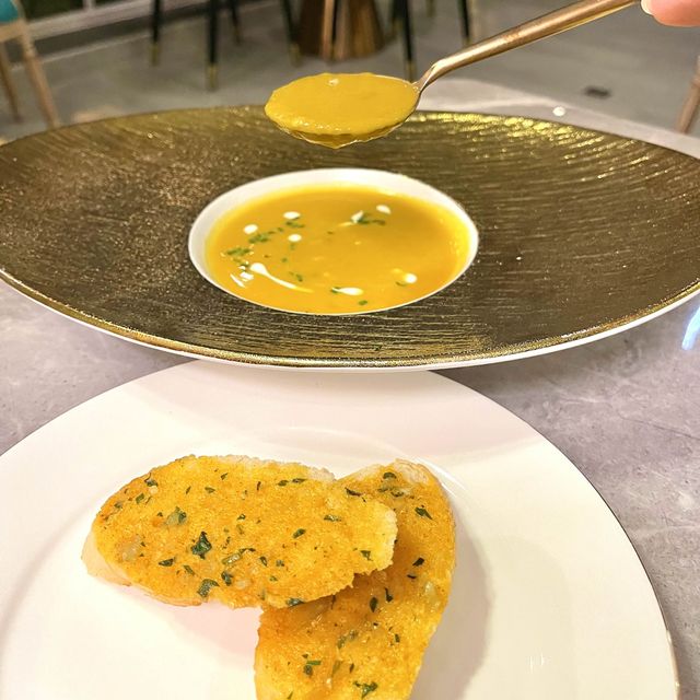 歐洲古典宮殿風餐廳