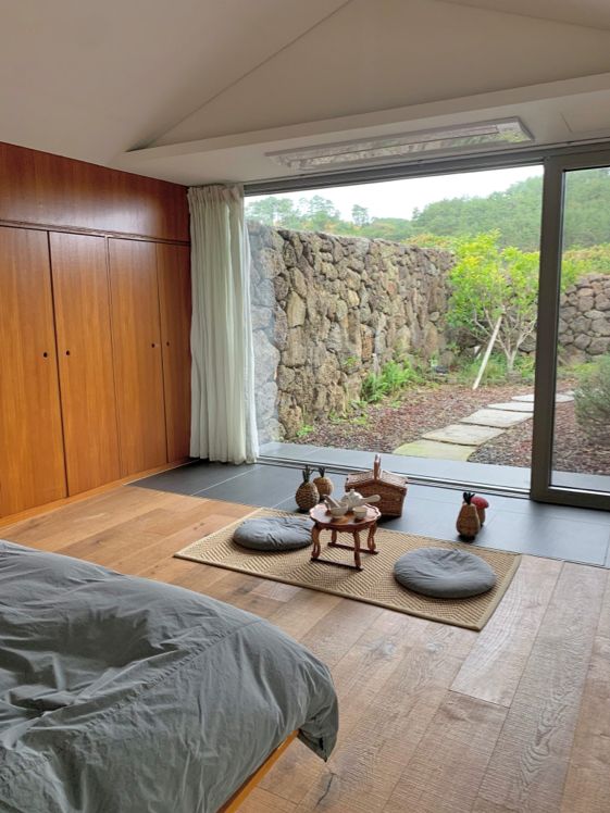 돌담으로 둘러쌓인 프라이빗 애월숙소🏠