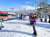 Snowboard 初體驗-租雪具篇(好好彩，好清楚睇到成個羊蹄山）